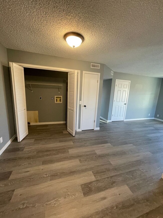 Building Photo - 3700 Paxton Dr