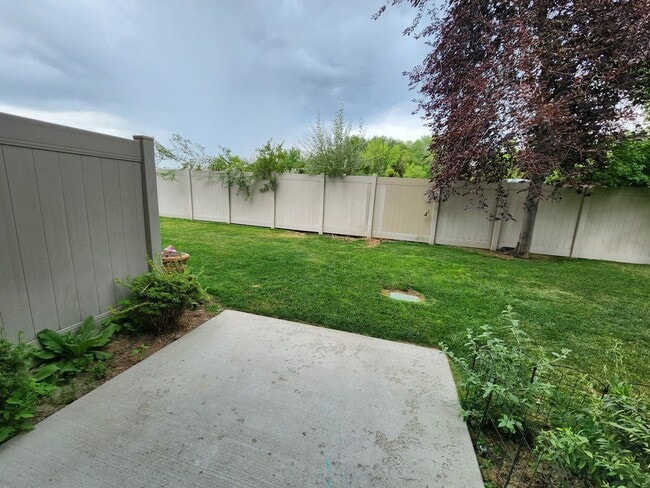 Building Photo - LOVE where you LIVE! 3 bd. 2.5 bath Luxury!