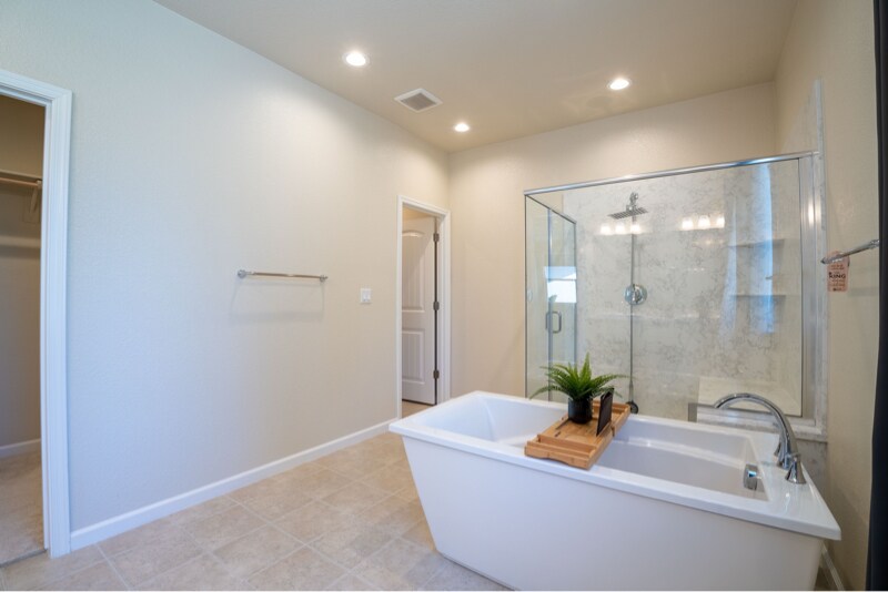 Building Photo - 3625 Blue Bird Dr