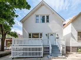 Building Photo - 2700 N Wilton Ave
