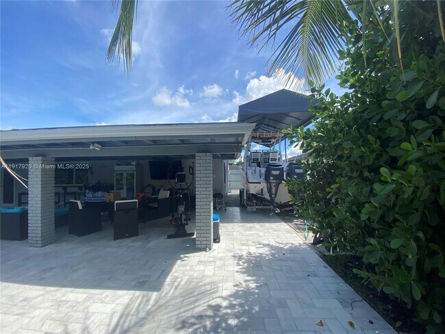 Building Photo - 7010 SW 144th Pl