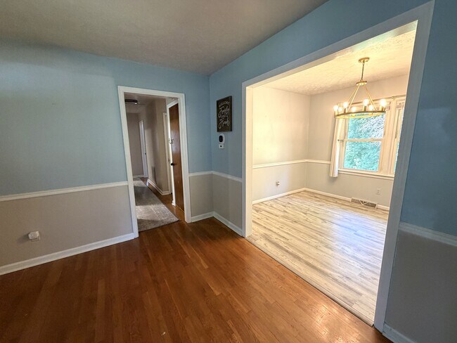 Building Photo - 1125 Sheffield Dr
