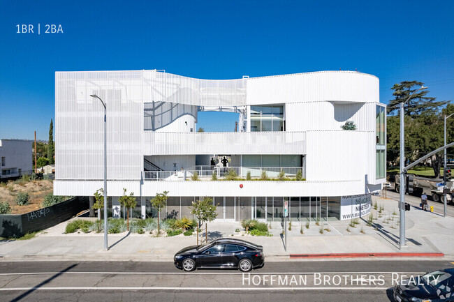Building Photo - 11702 Magnolia Blvd
