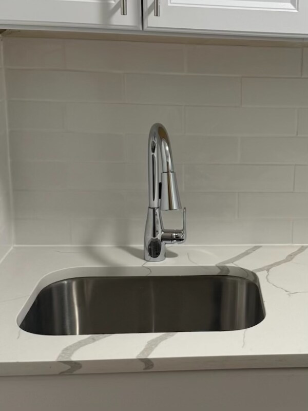 Building Photo - 5031 N Harding Ave