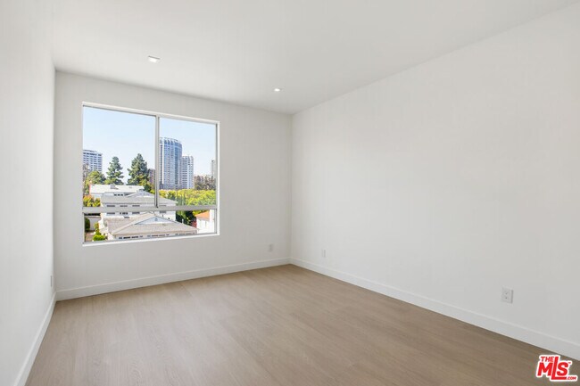 Building Photo - 10630 Wilkins Ave