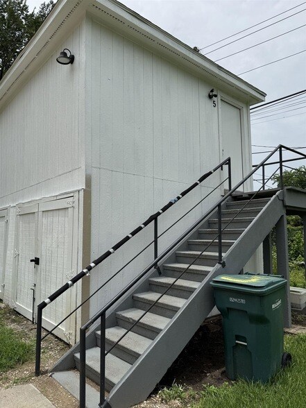 Building Photo - 1832 Liberty Ave