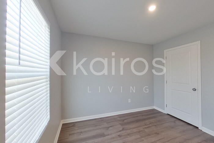 Building Photo - 308 Wild Deer Dr