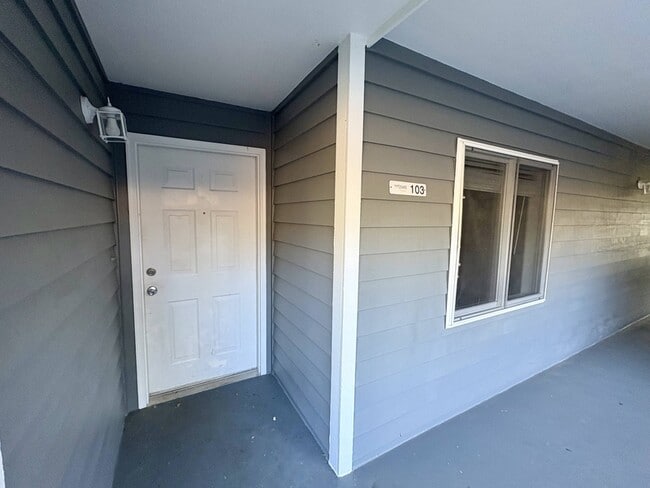 Building Photo - 103 Northlake Dr