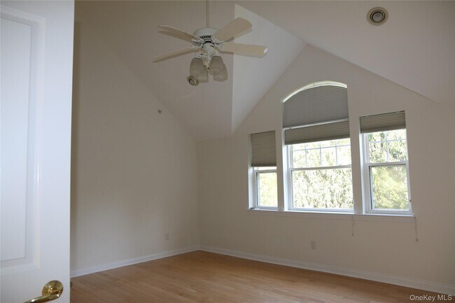 Building Photo - 140 Winding Ridge Rd