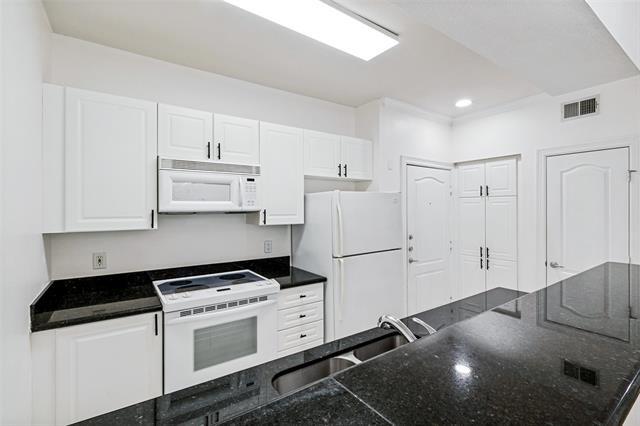 Building Photo - 3400 Welborn St