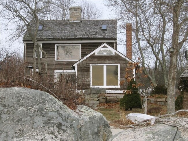 Building Photo - 245 Cove Point Rd W