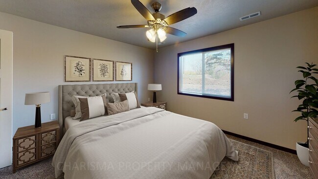 Building Photo - 2 BEDROOM, 1 BATH TOWN HOME, INDIVIDUAL ENTRANCE, ATTACHED GARAGE, PET FRIENDLY, NEWER DEVELOPMENT