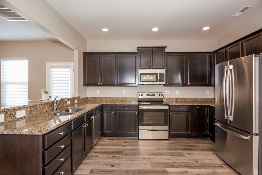 Building Photo - 8617 Balsam Bay Rd