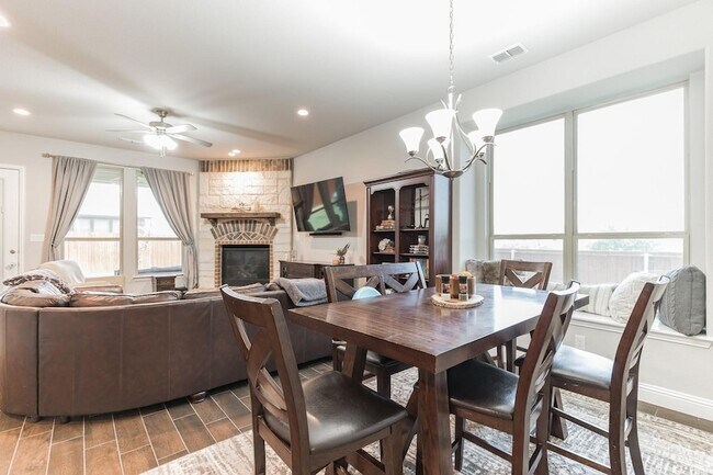 Building Photo - 14800 Belclaire Ave