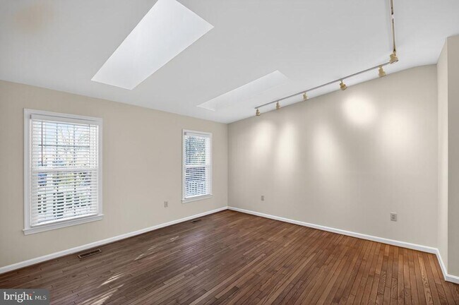 Building Photo - 102 Cunningham Park Ct SE