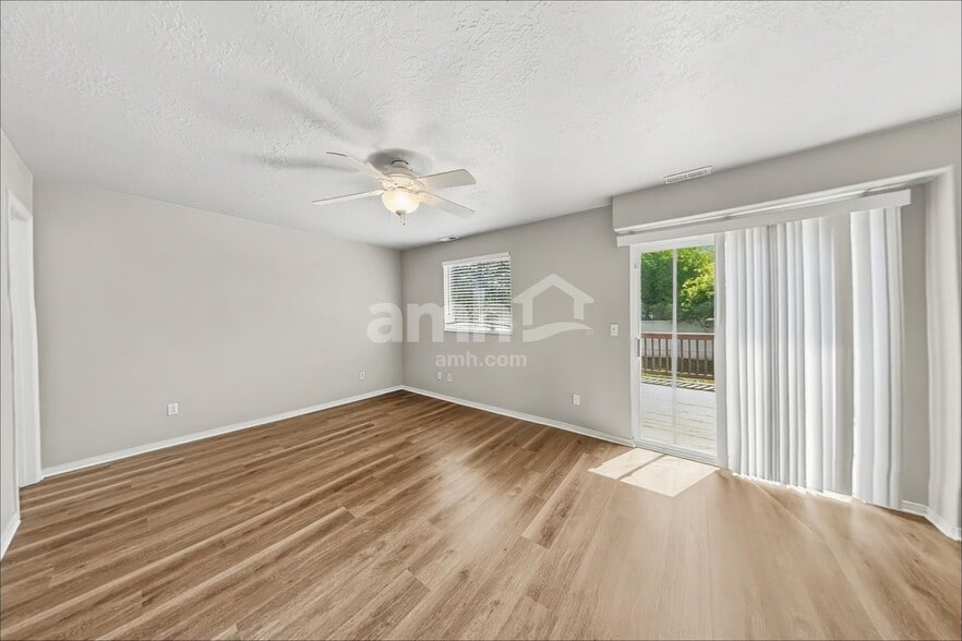 Building Photo - 1384 Fowler Ave