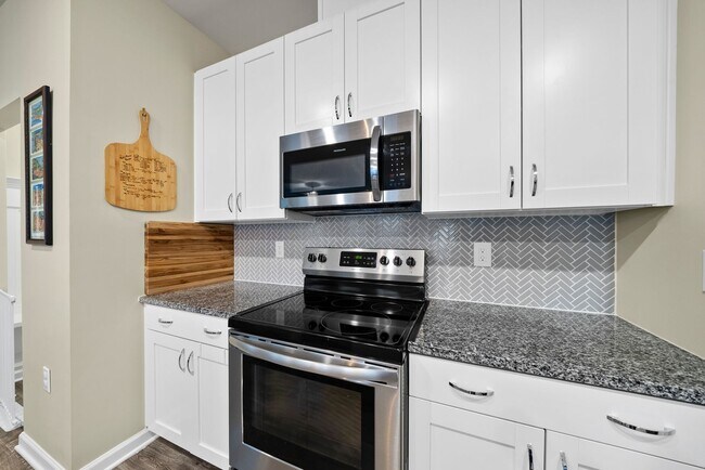 Building Photo - BEAUTIFUL HOME IN LILLINGTON AWAITS YOU!