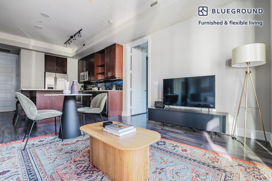 Building Photo - 3201 Esperanza Crossing