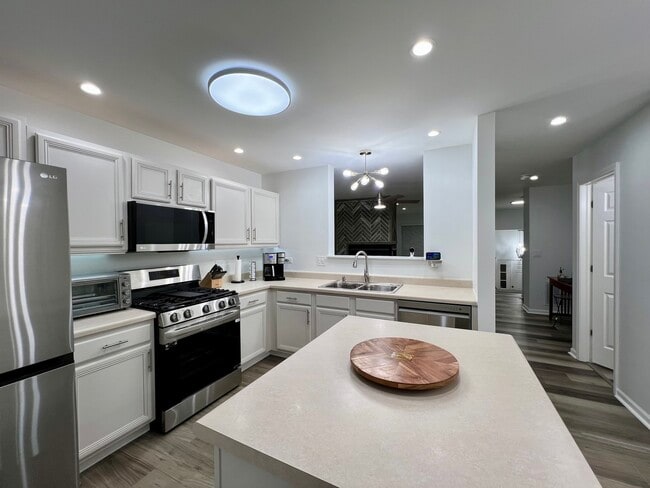 Building Photo - 113 W Big Horn Dr