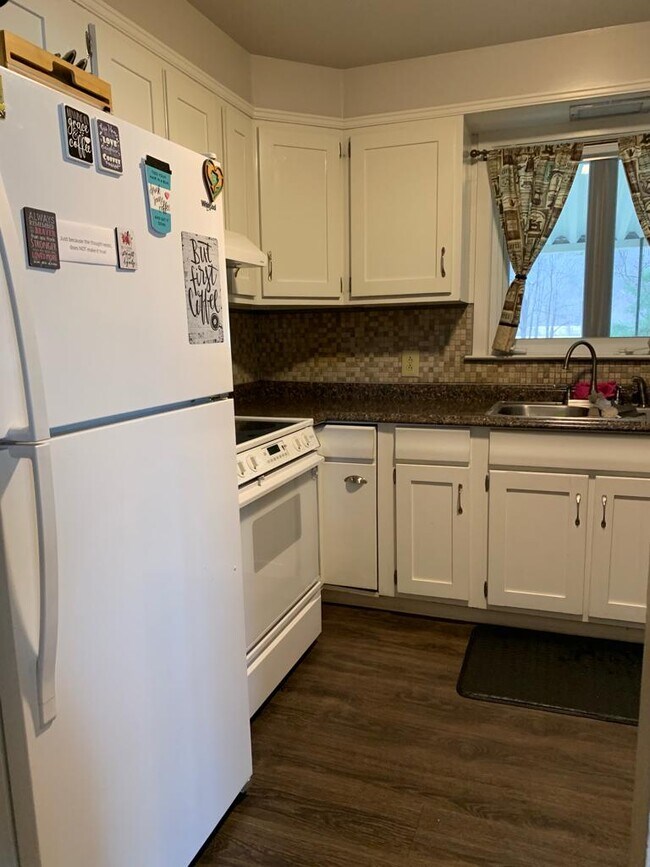 Building Photo - Pennsylvania Ave.