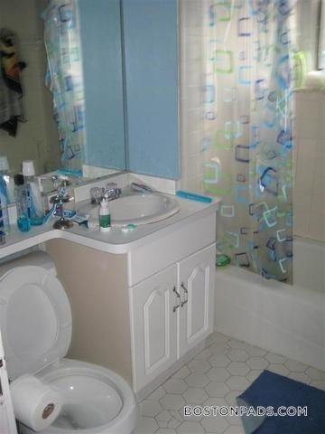 Building Photo - 448 Park Dr