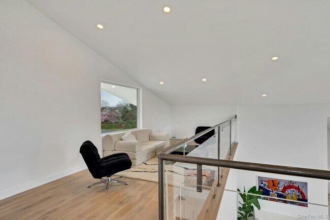 Building Photo - 420 Old Farm Rd