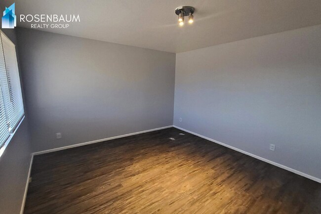 Building Photo - Charming 3-Beds, 1.25-Bath Single-Level Home in Apache Junction!