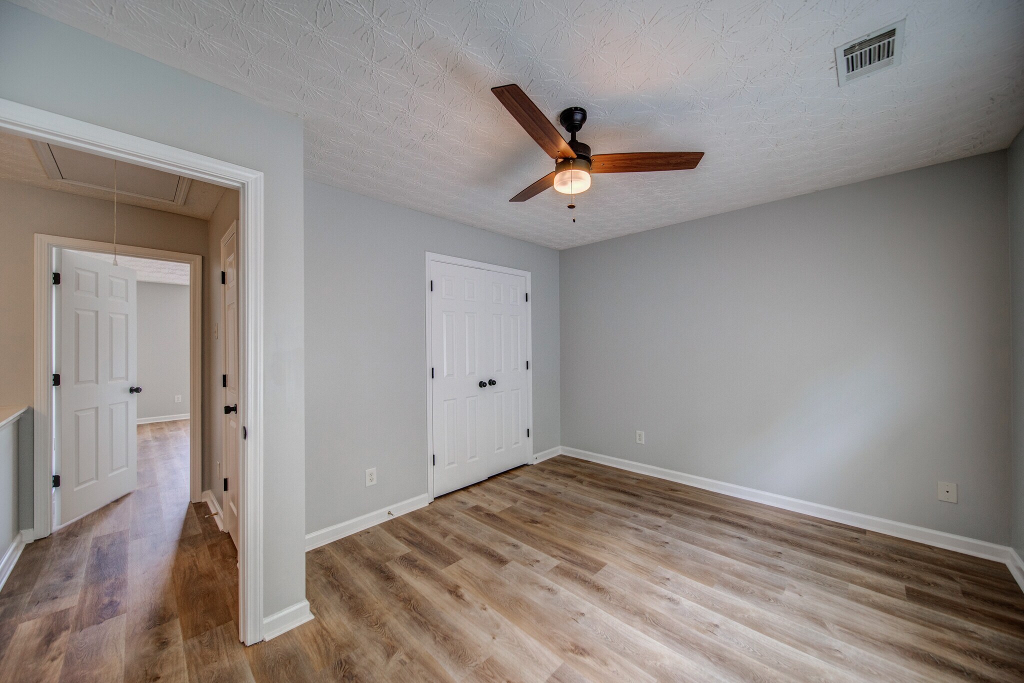 Building Photo - 211 Pearl Chambers Dr