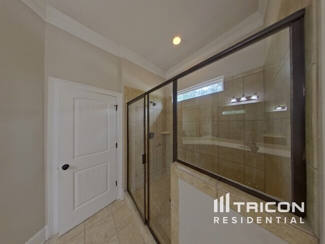 Building Photo - 105 Jaclaire Ln