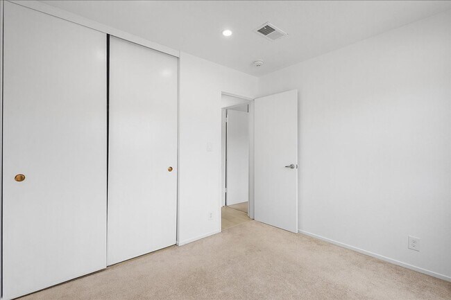 Building Photo - 1141 Verdemar Dr