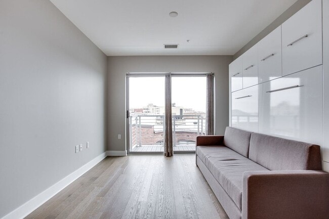 Building Photo - 2550 17th St NW