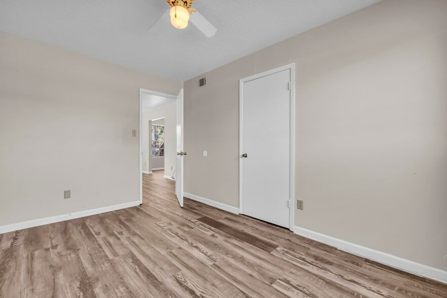 Building Photo - 501 Brooks Rd