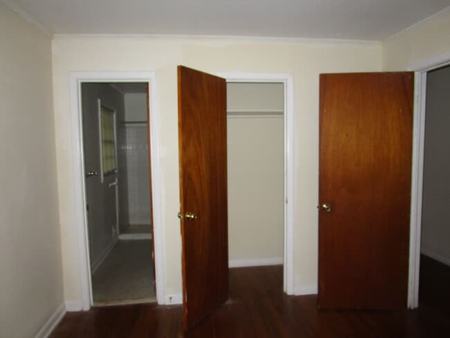Building Photo - 3 BR, 2 BA House