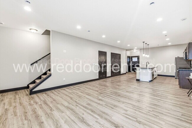 Building Photo - 416 Eastern Ave