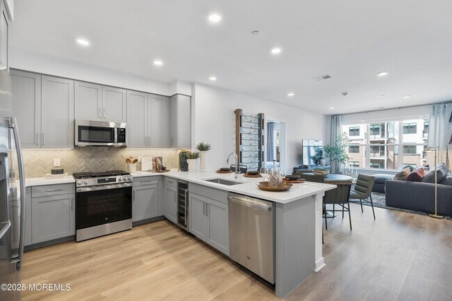 Building Photo - 2000 Schindler Dr