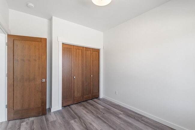 Building Photo - 2 bedroom, 2 bath townhome, close to downtown Whitefish!