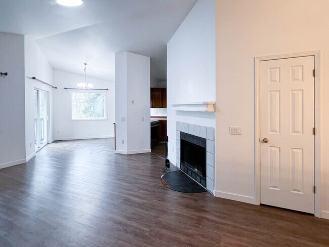 Building Photo - 3664 Mirage Cir