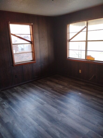 Building Photo - 524 E Kingston St