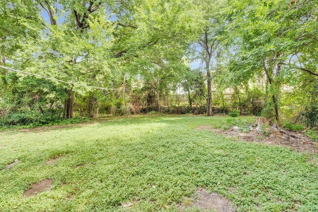 Building Photo - 6124 Sundown Dr