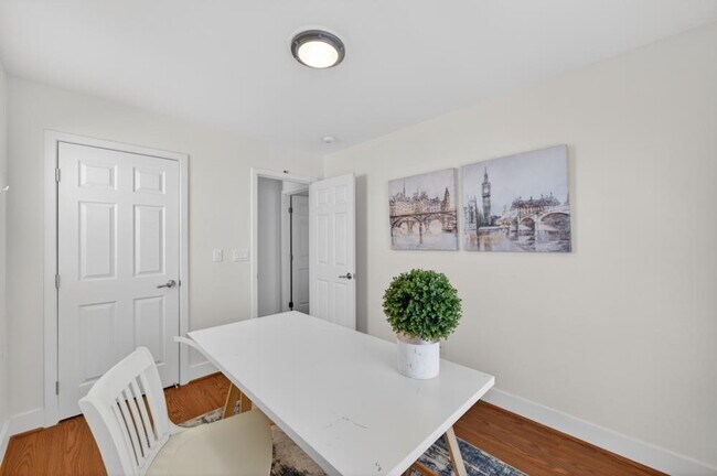 Building Photo - Charming 3-Bed Home in Sacramento with 2.5 Baths