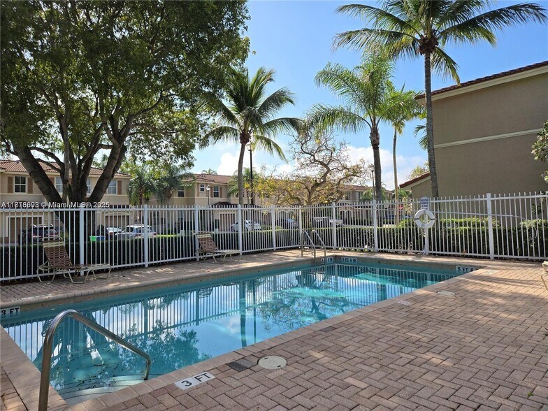 Building Photo - 129 Riverwalk Cir