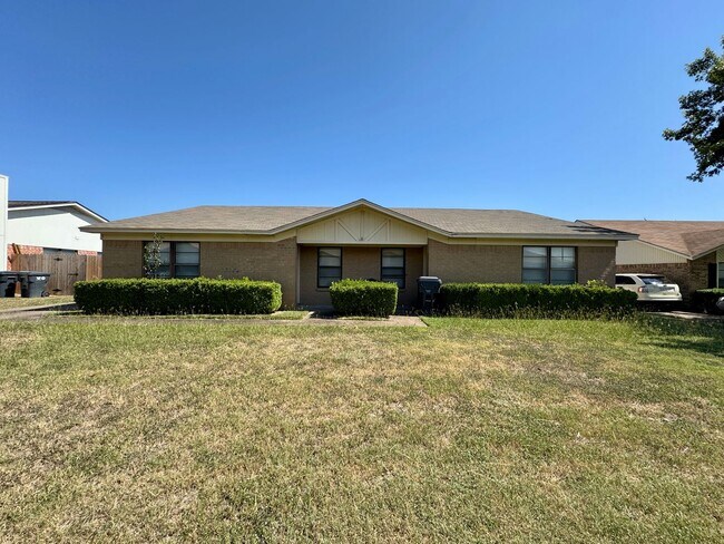 Primary Photo - Duplex