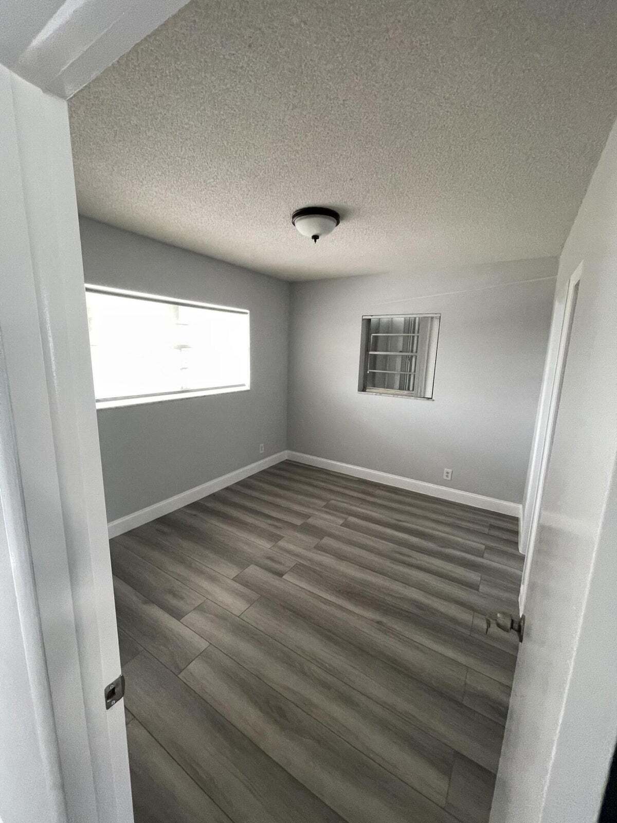 Building Photo - 1113 Lake Ter