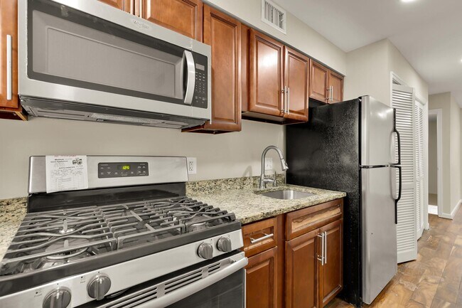 Building Photo - 4131 Hunt Pl NE