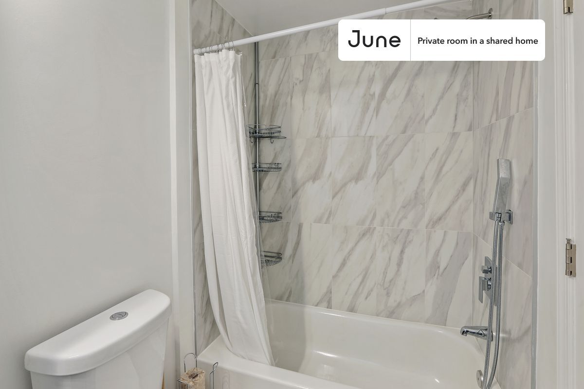 Building Photo - Room in Shared 5 bed/3.5 bath home