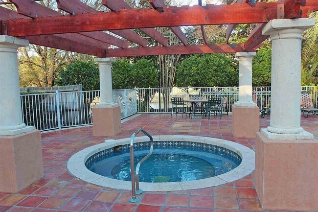 Building Photo - 550 Florida Club Blvd