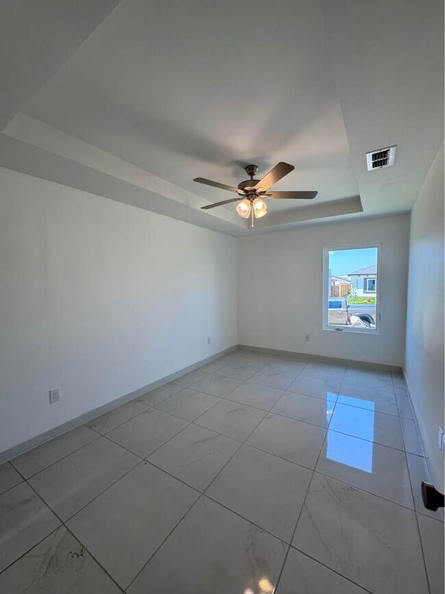 Building Photo - 3709 Birge St