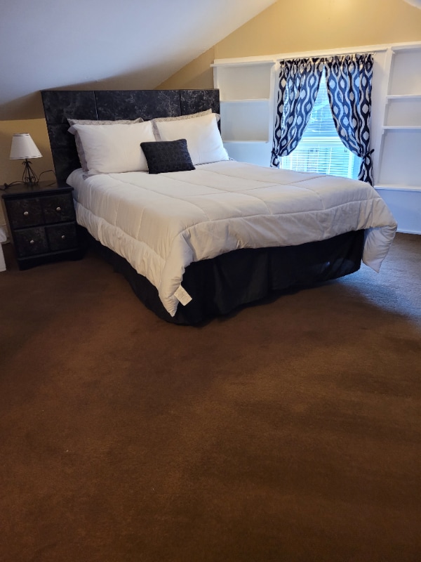 Building Photo - 841 Parkview St NE