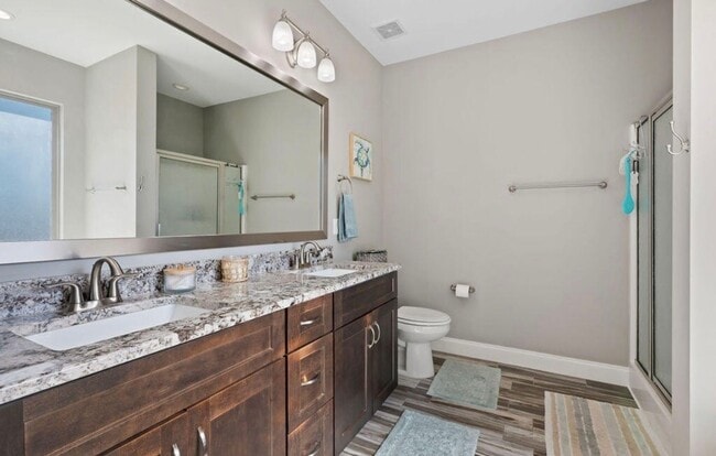 Building Photo - Solar-Powered 4BR Home Near Eglin & Hurlburt AFB– Fort Walton Beach!