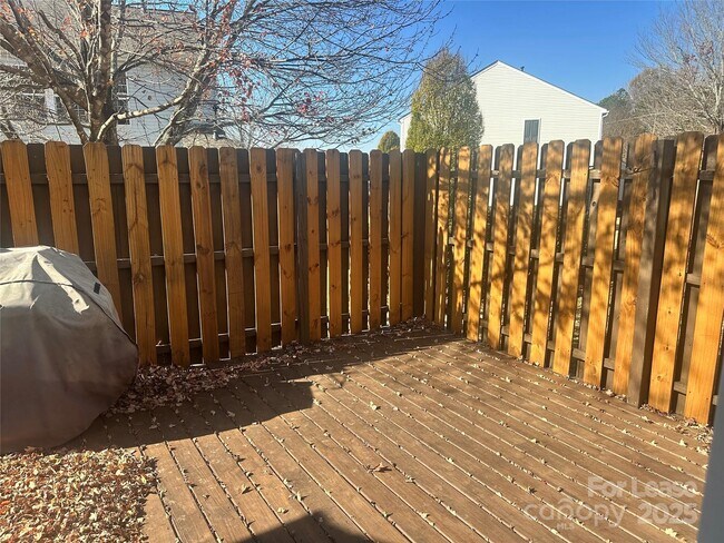 Building Photo - 3213 Mannington Dr